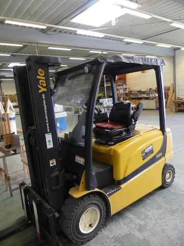 Machinery and office equipment of a parquet retailer from March 11th, 2024