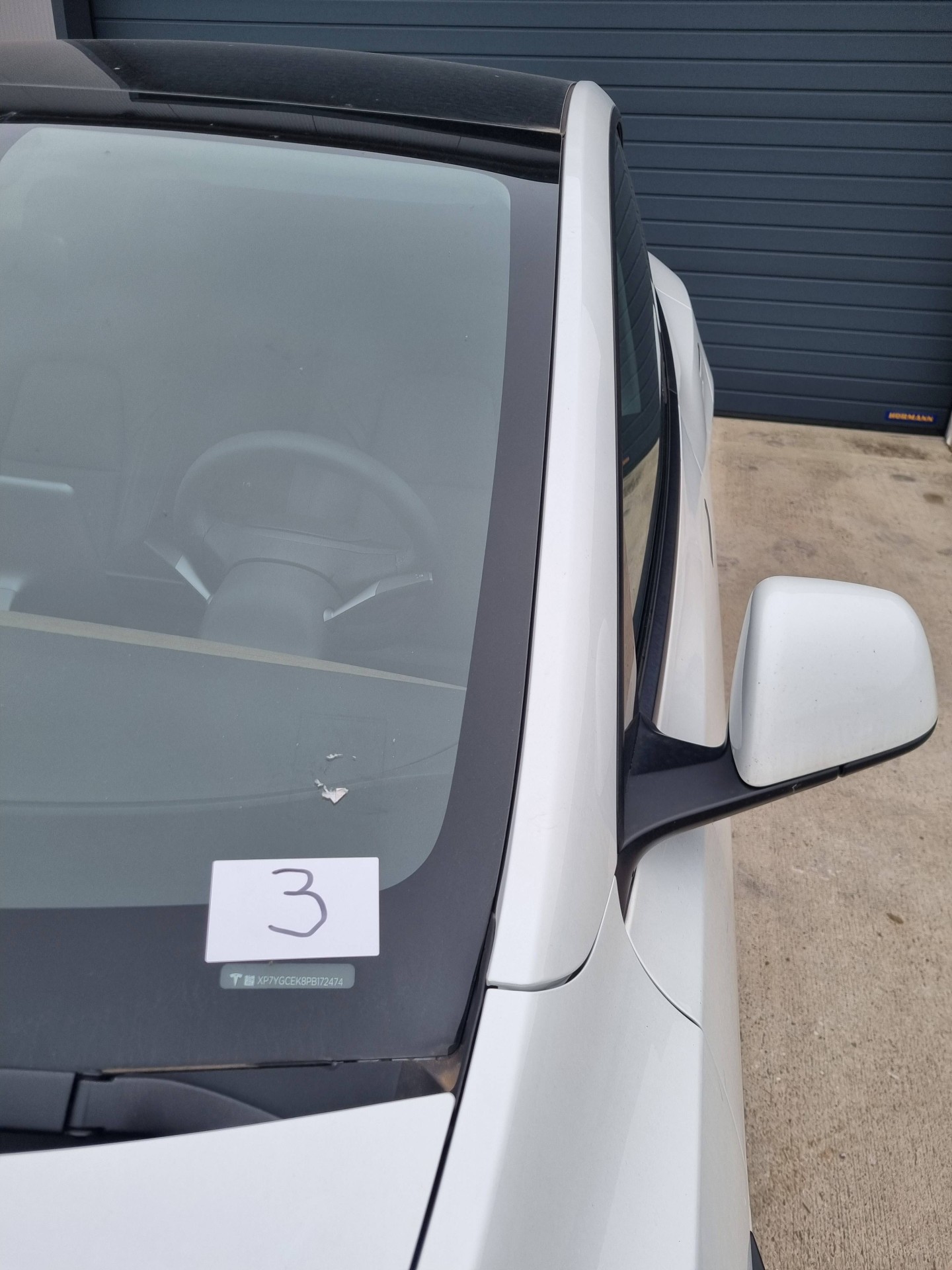 Vehicle auction starting on December 15, 2025