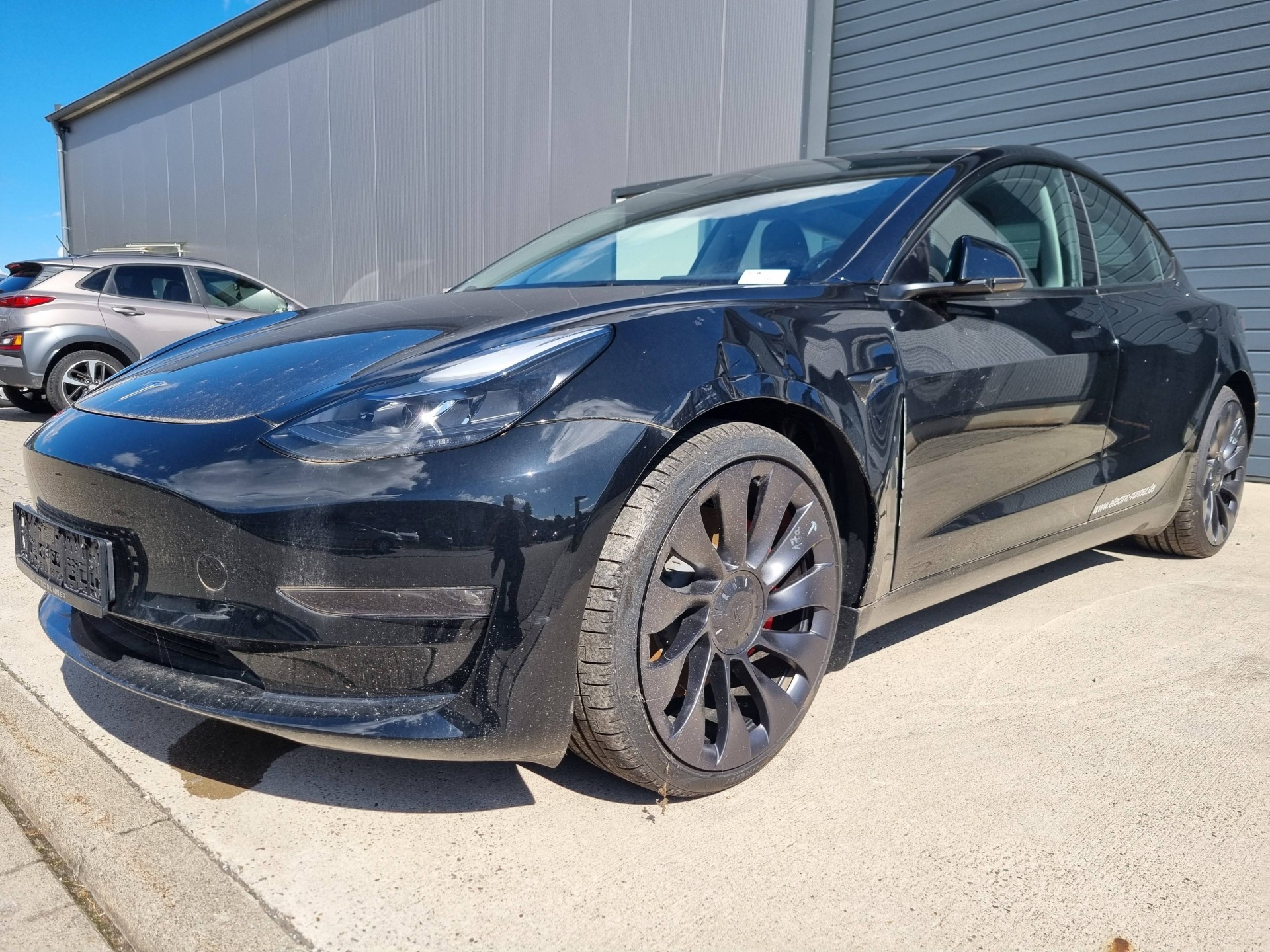 TESLA KFZ-Auktion Nr. 3 von 5 ab 20.04.2026